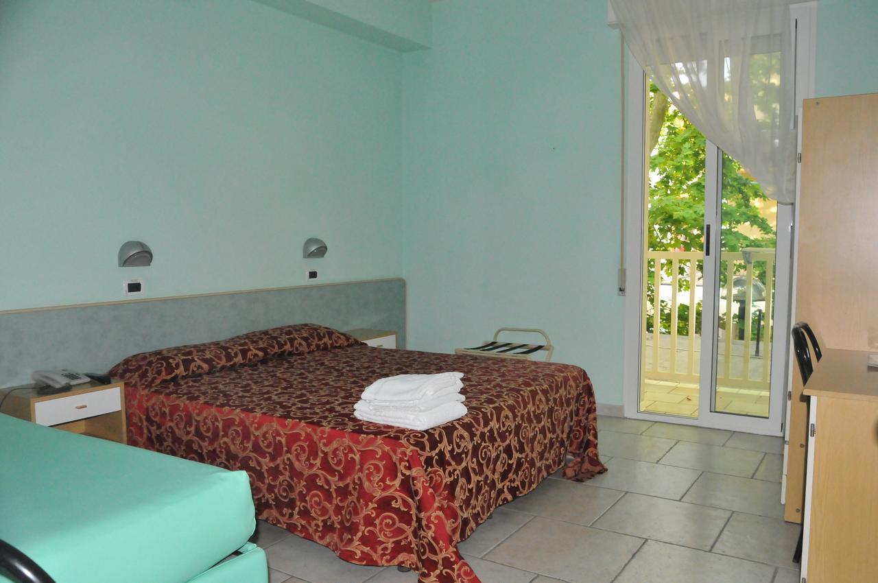 Hotel Le Lune Gatteo a Mare Room photo