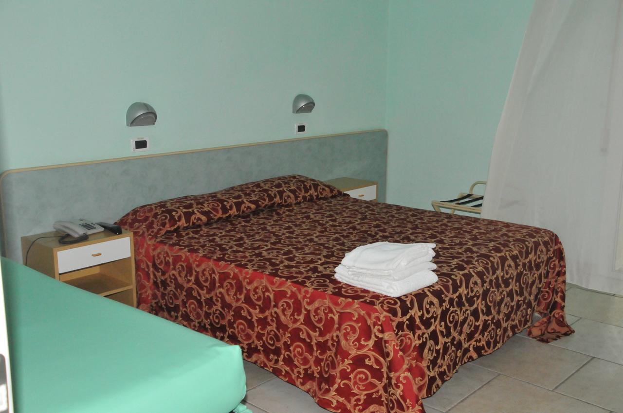 Hotel Le Lune Gatteo a Mare Room photo