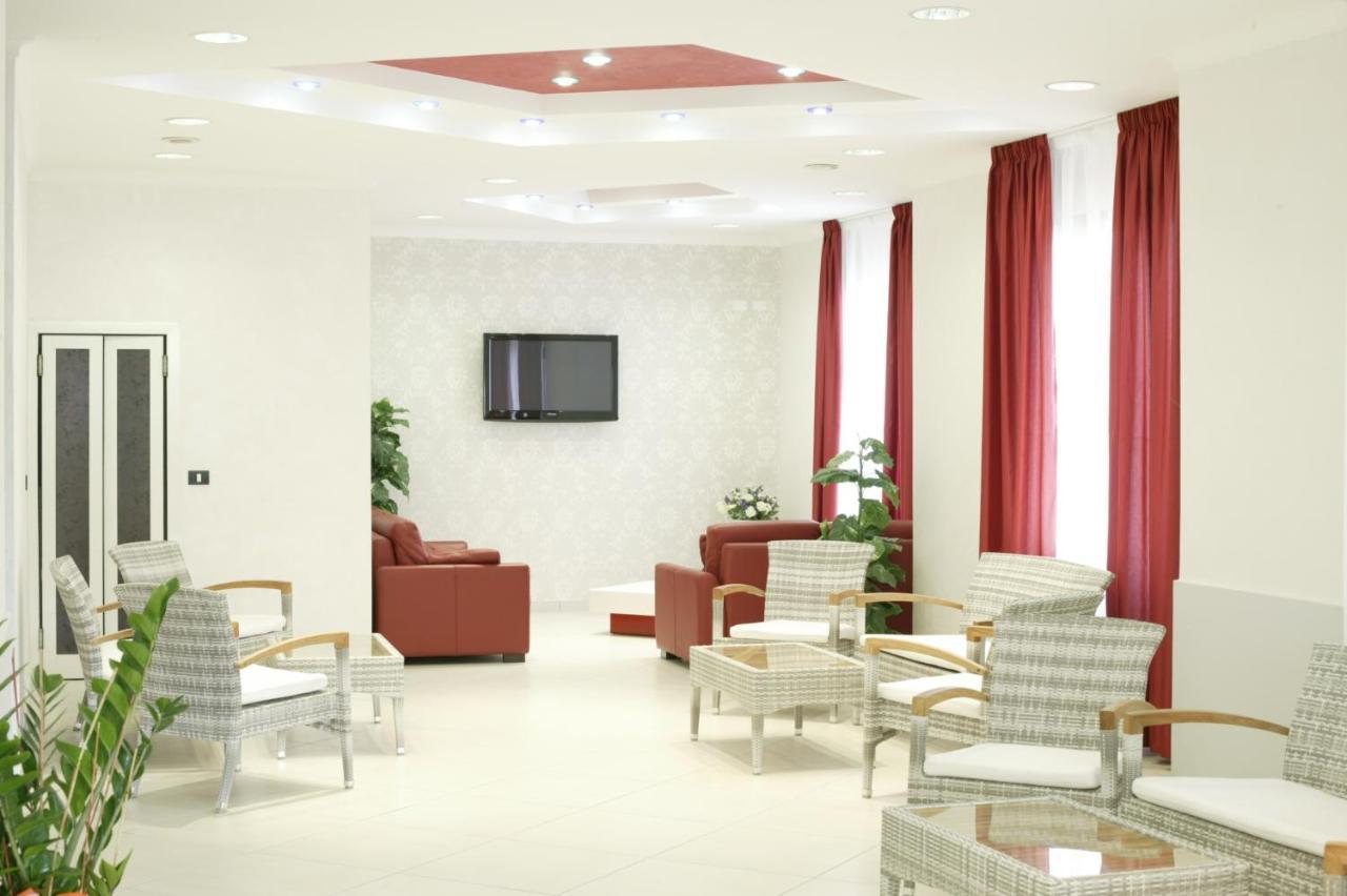 Hotel Le Lune Gatteo a Mare Exterior photo