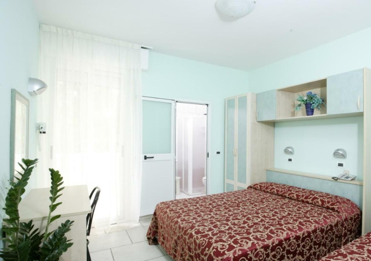 Hotel Le Lune Gatteo a Mare Exterior photo